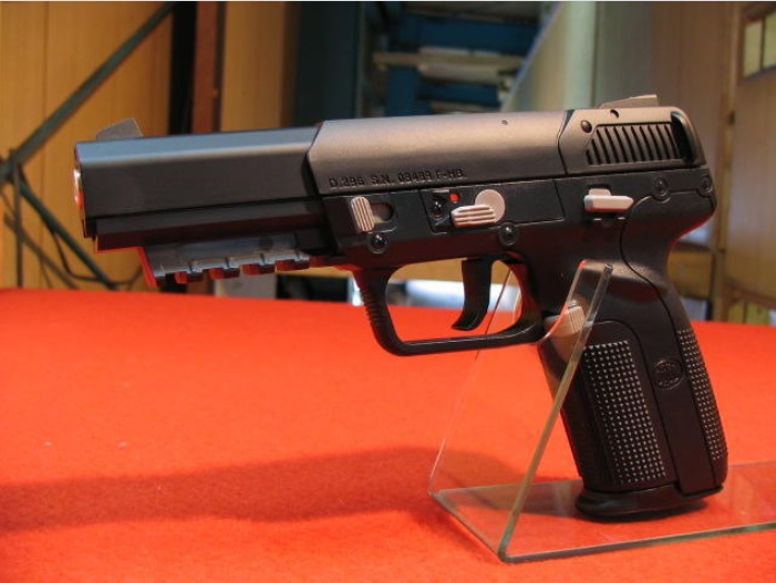 楽天市場】【3/1(日)10％OFFクーポン】東京マルイ 18歳以上用 FN5-7