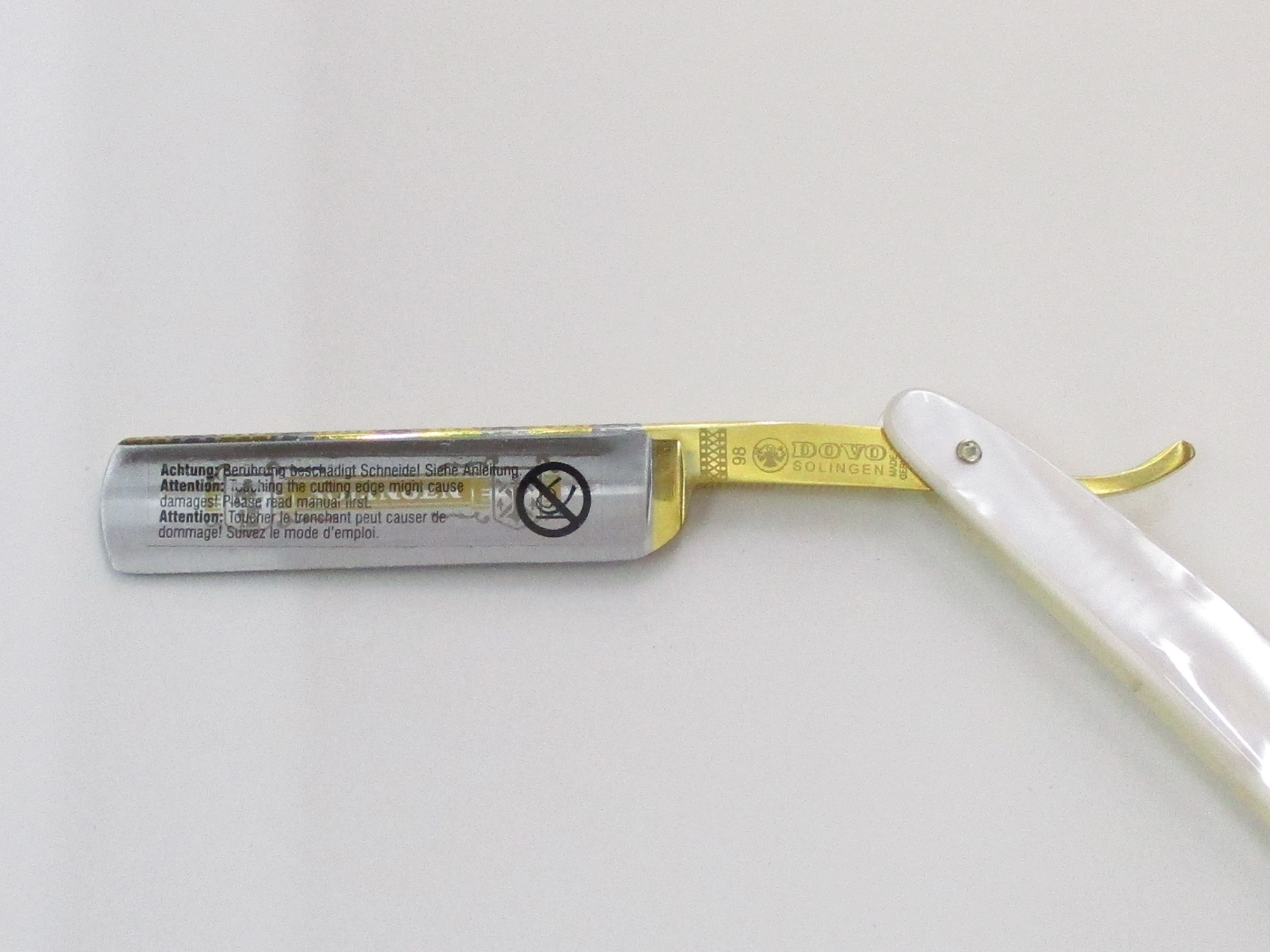 楽天市場】ドボ 西洋剃刀 レザー ゴールド仕上げ ドイツ製 白蝶貝風