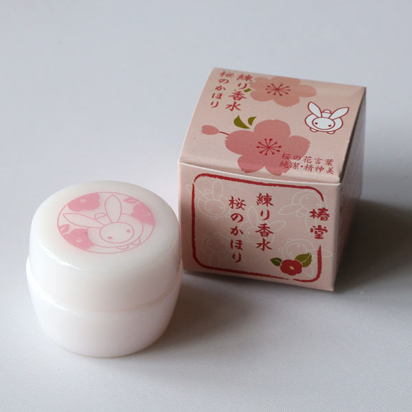 楽天市場】椿堂 練り香水 桜のかほり 京都 くろちく さくら : 和雑貨なごみ