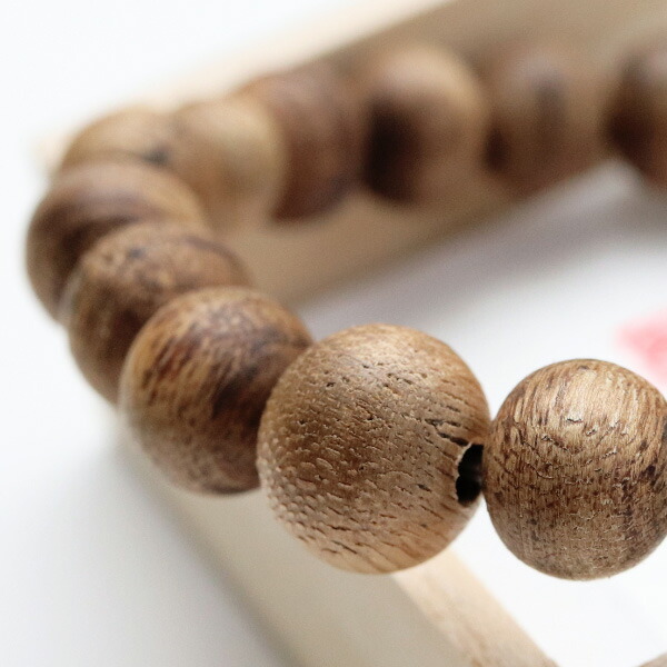 楽天市場】沈香 数珠ブレスレット 尺七玉（約10×11ミリ） 桐箱入り