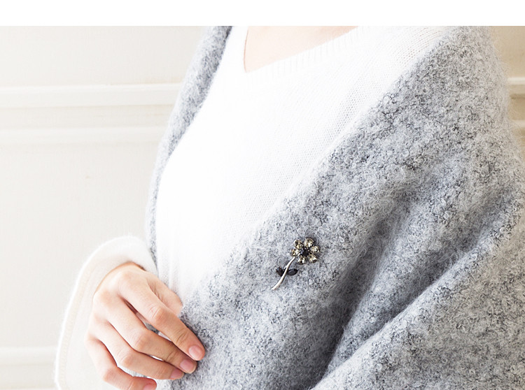 楽天市場】【クーポンで全品半額】ブローチ スワロフスキーブローチ