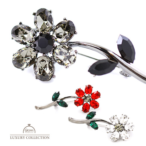 楽天市場】【クーポンで全品半額】ブローチ スワロフスキーブローチ