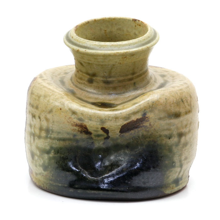 楽天市場】【茶道具 花入】花入 うずくまる 信楽 香舟作 : 茶道具