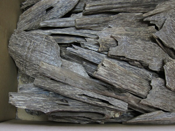 楽天市場】ベトナム産高級沈香 100g量り売り【中高ランク】栽培 沈水