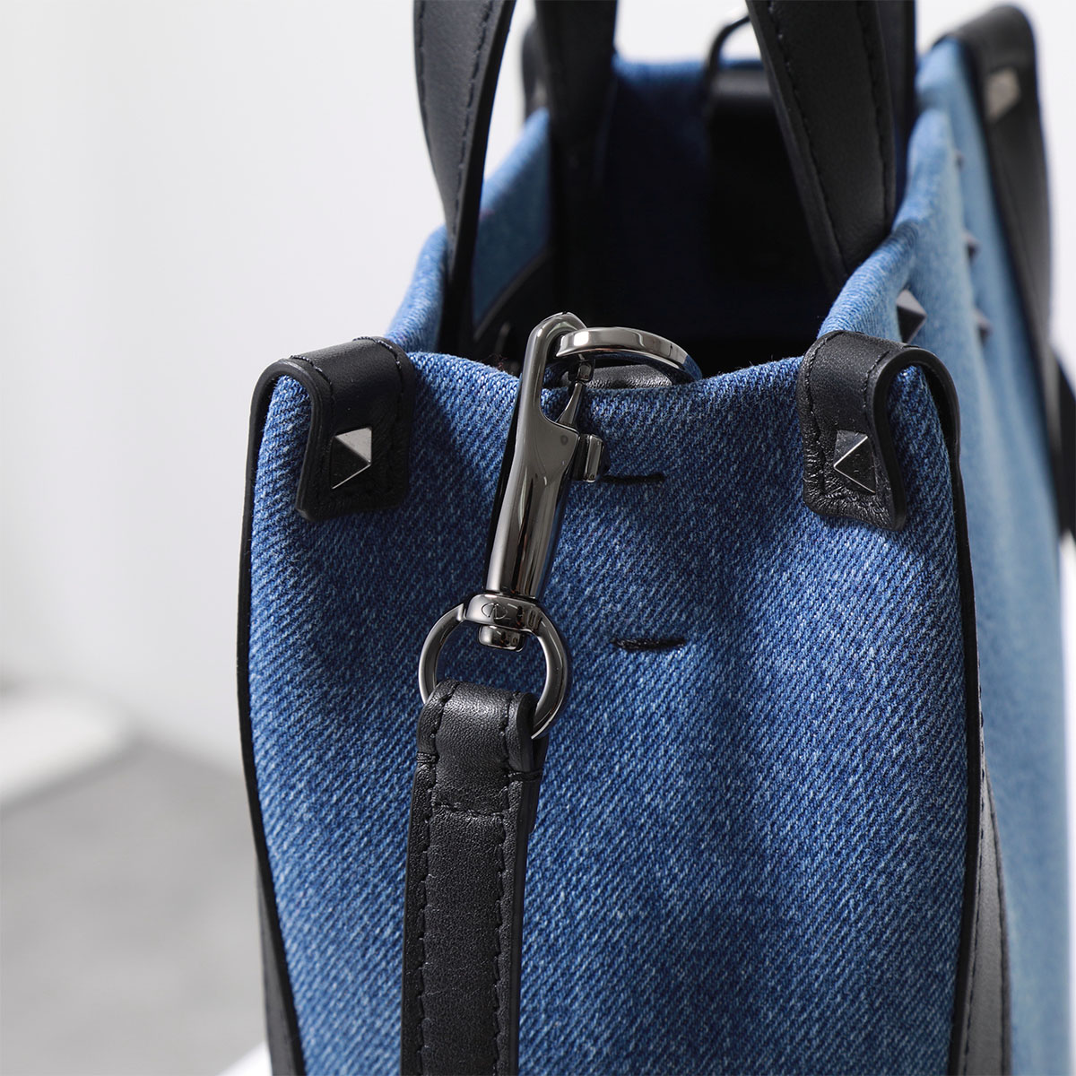 楽天市場】VALENTINO ヴァレンティノ ショルダーバッグ 2Y2B0B78USI