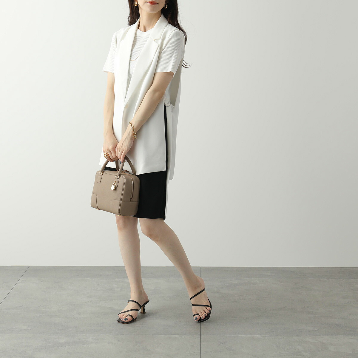 楽天市場】LOEWE ロエベ ショルダーバッグ AMAZONA19 SQUARE アマソナ