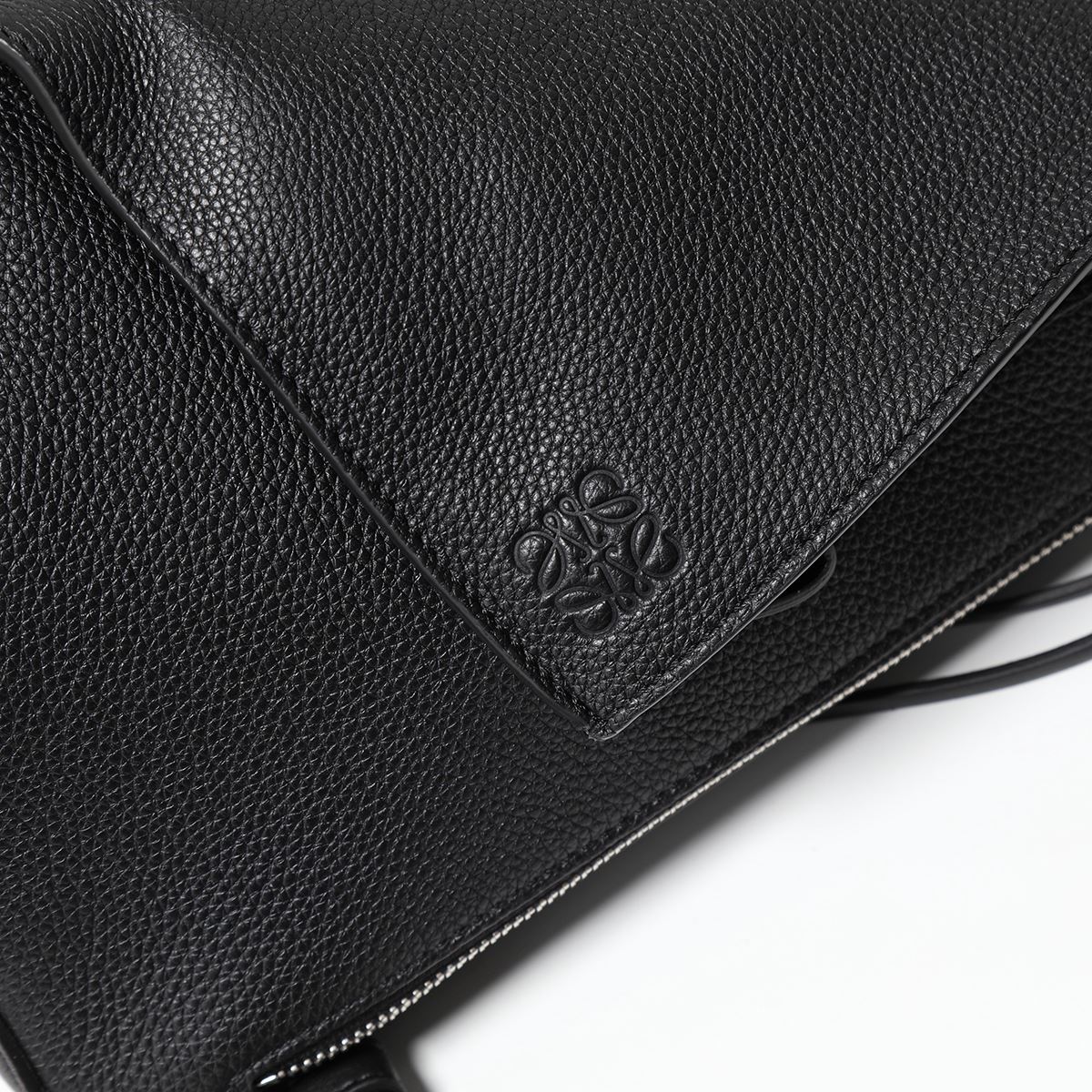 楽天市場】LOEWE ロエベ ショルダーバッグ B511A09X12 メンズ アントン