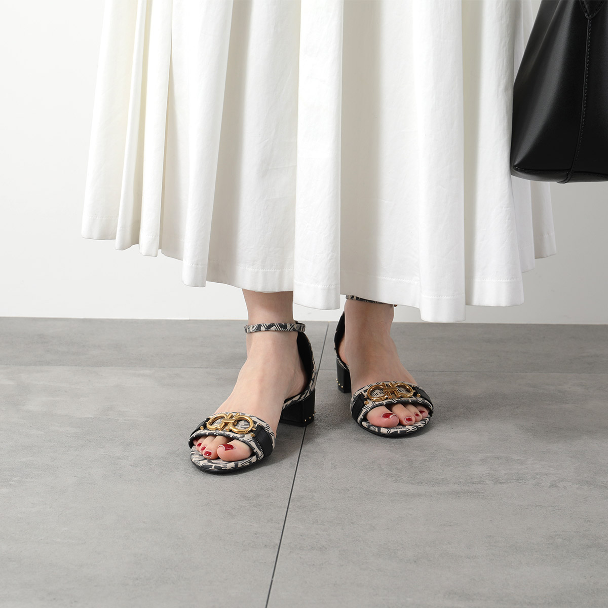 楽天市場】【最大2万円OFFクーポン対象・3/1限定】FERRAGAMO