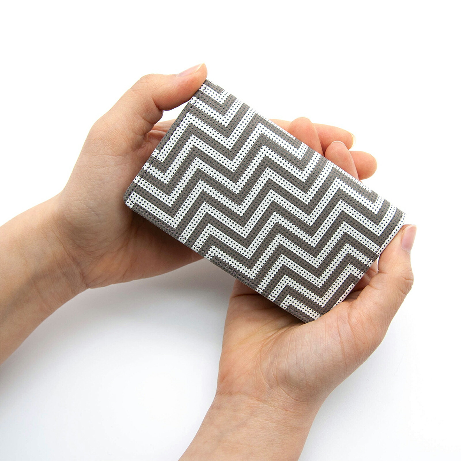 楽天市場】印傳屋 印伝 名刺入れ カードケース CHEVRON シェブロン