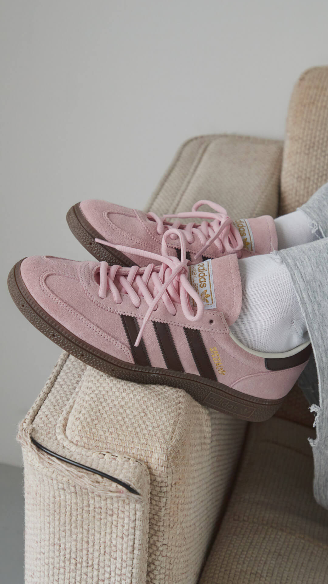 楽天市場 | ABC-MART楽天市場店 - 齋藤飛鳥が履く アディダスのレトロ