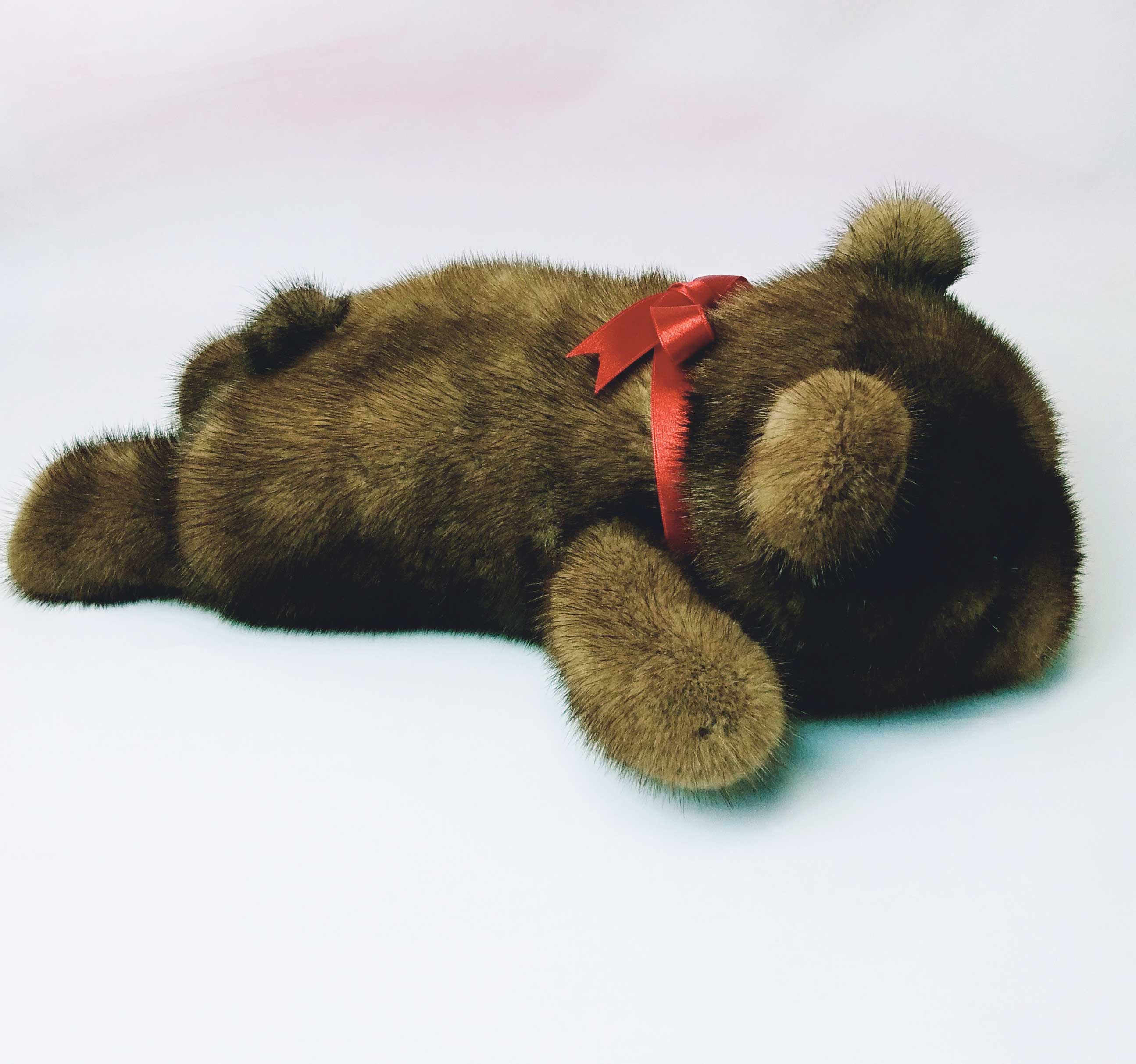 楽天市場】ミンクファー 寝そべりクマ ぬいぐるみ かわいい 毛皮 天然