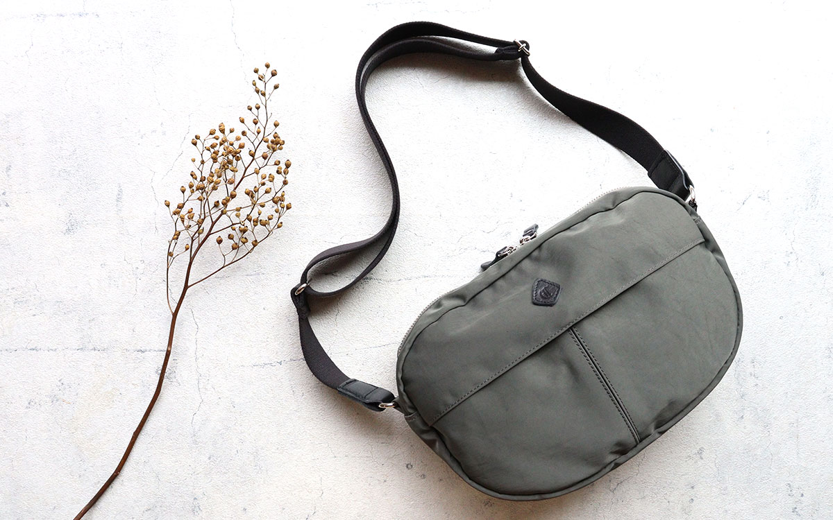 楽天市場】ショルダーバッグ オーバル ナイロン CLEDRAN クレドラン