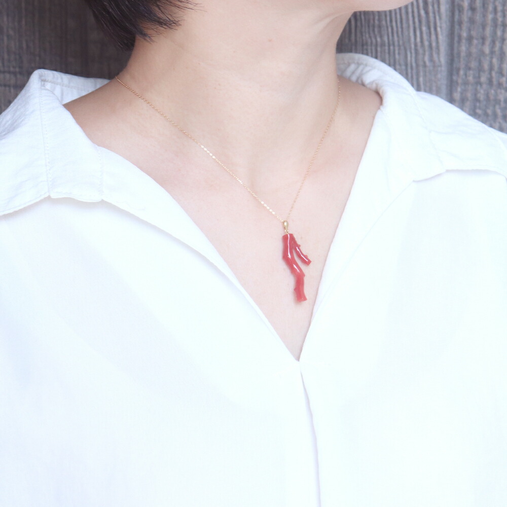 楽天市場】≪1年保証付き≫ 日本産血赤珊瑚 枝 K18ペンダントトップ