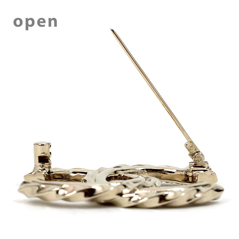 Mari／CHANEL ゴールド ブローチ チェーン付き Mari／CHANEL ゴールド