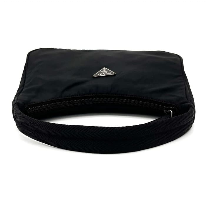 楽天市場】【中古】良品 PRADA プラダ ナイロン 三角ロゴ プレート