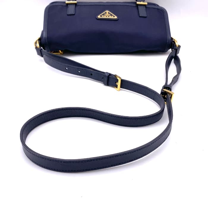 楽天市場】【中古】良品 PRADA プラダ 三角ロゴ プレート ナイロン