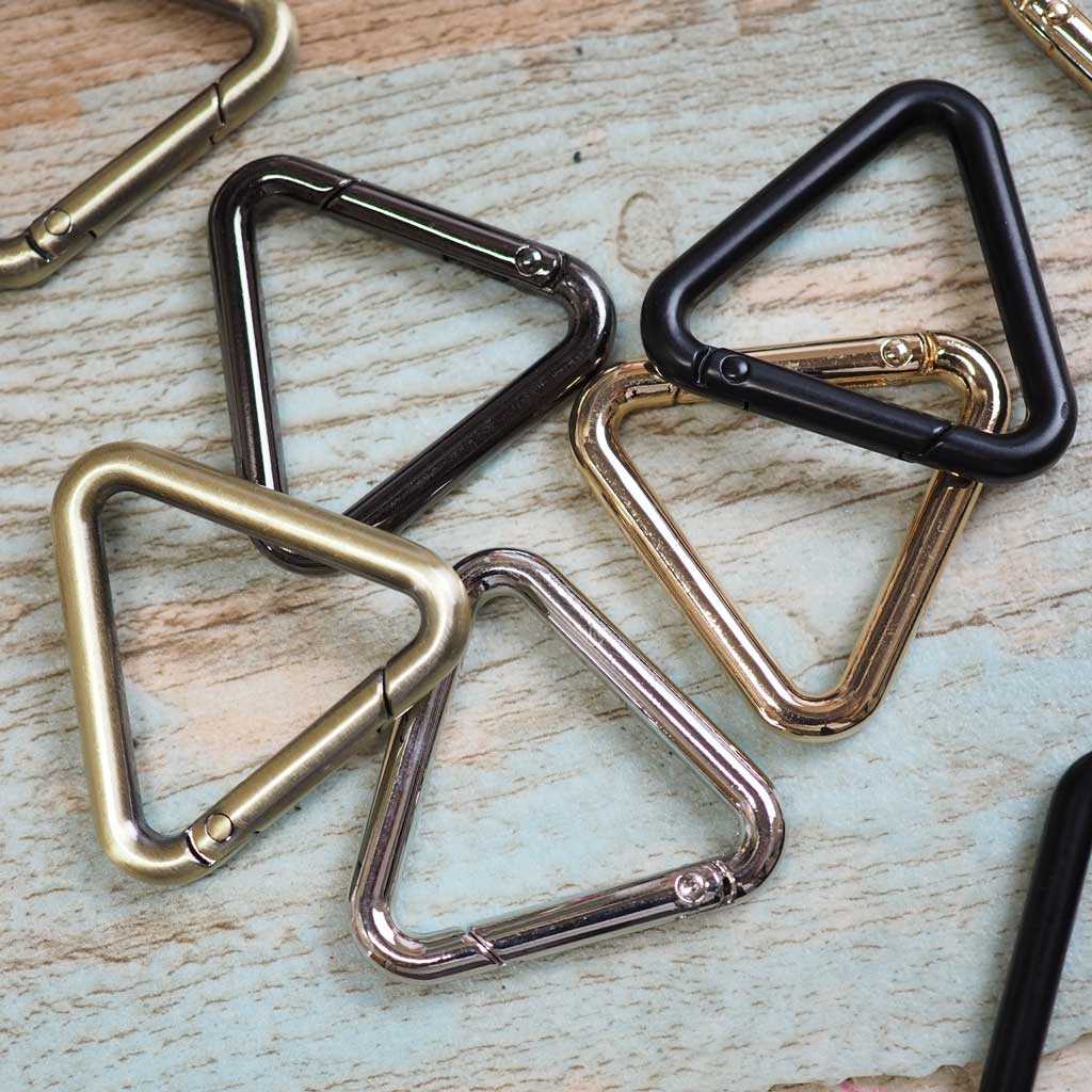 楽天市場】三角カラビナ トライアングル/フック/三角カン 【中サイズ