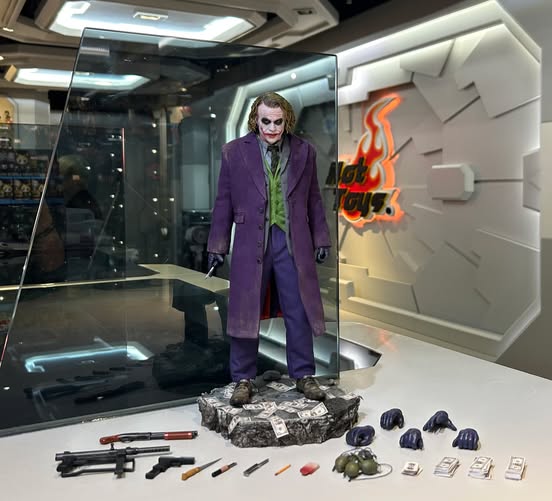 楽天市場】「新品・在庫」 ホットトイズ DX32『ダークナイト