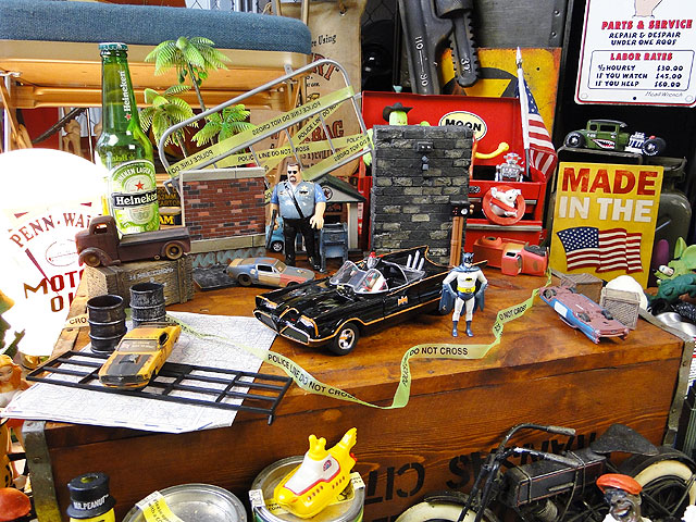 楽天市場】クラシックTVシリーズ バットモービル ダイキャストミニカー