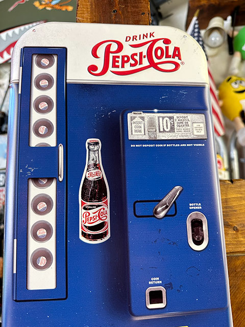 楽天市場】ペプシコーラ 自動販売機型 エンボスティンサイン