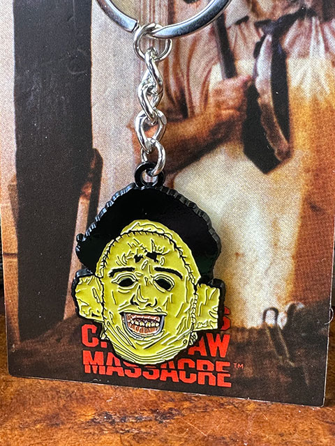 楽天市場】映画 悪魔のいけにえ レザーフェイス メタルキーホルダー