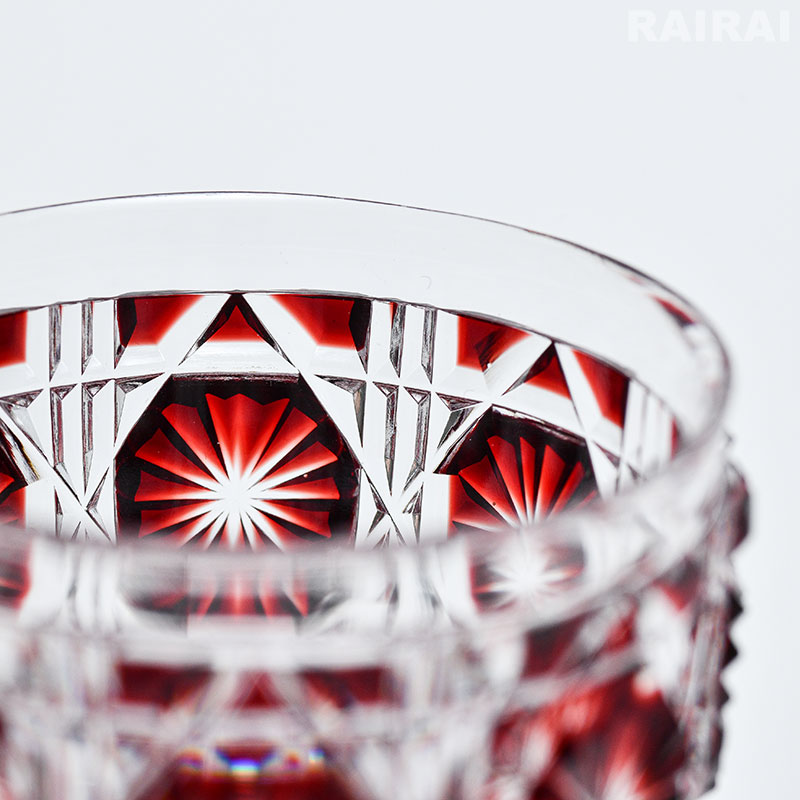 薩摩切子帯留 赤色カットガラス 楕円形 木箱付き 薩摩切子帯留 赤色