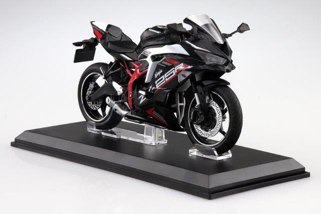 楽天市場】KAWASAKI Ninja ZX-25R メタリックスパークブラック×パール