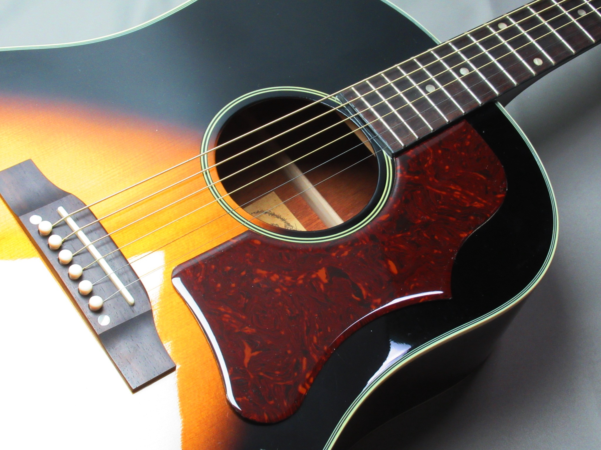 楽天市場】ギブソンJ-45 ラージサイズピックガード 厚手タイプ : 趣味