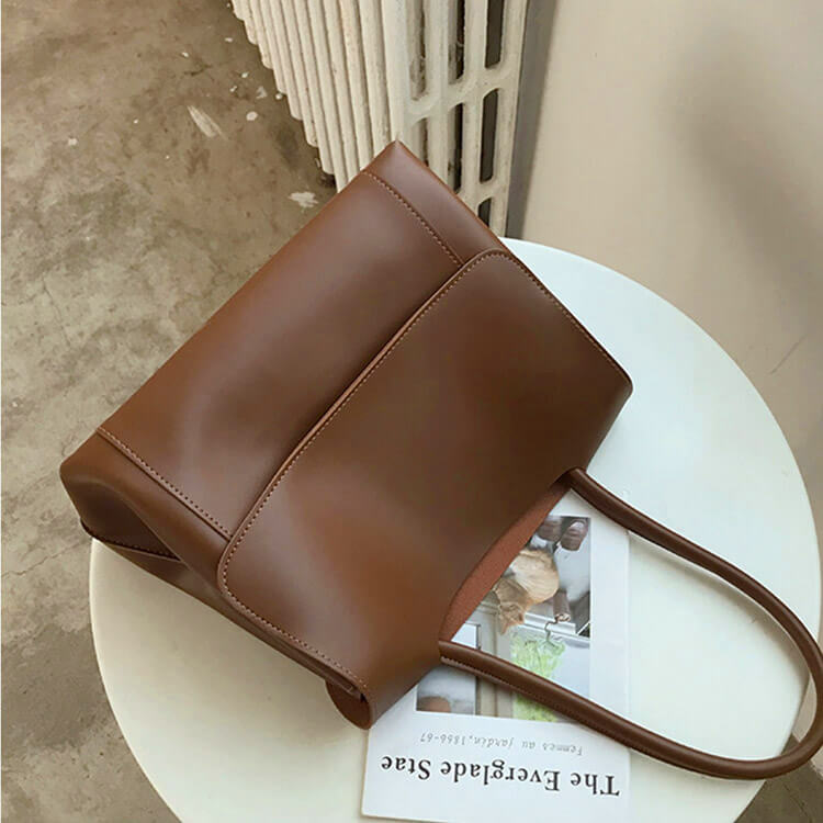 楽天市場】バッグ ショルダーバッグ レディース レザー 大容量 おお