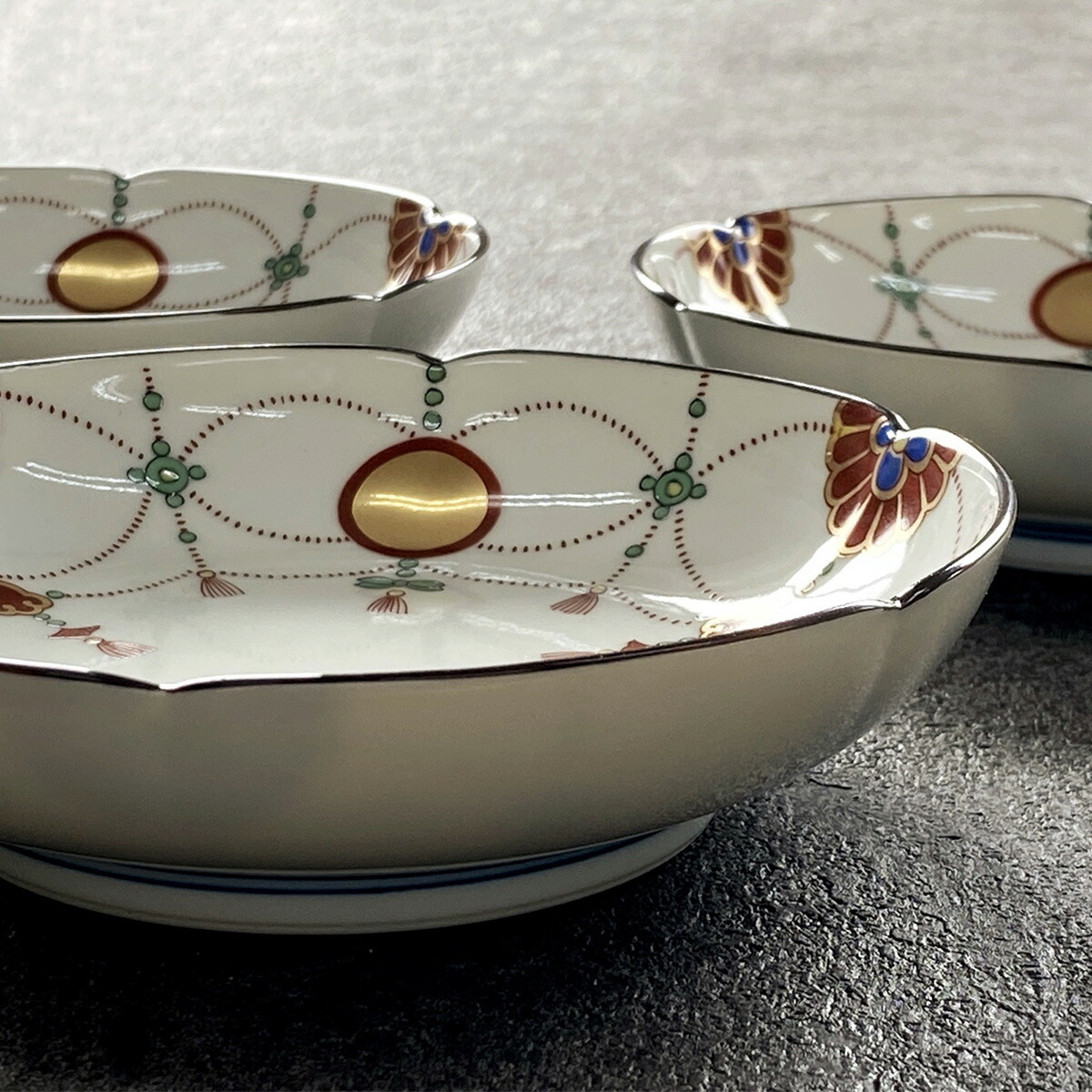 楽天市場】【ふるさと納税】有田焼 其泉 赤玉瓔珞文 銘々皿 15cm 4枚