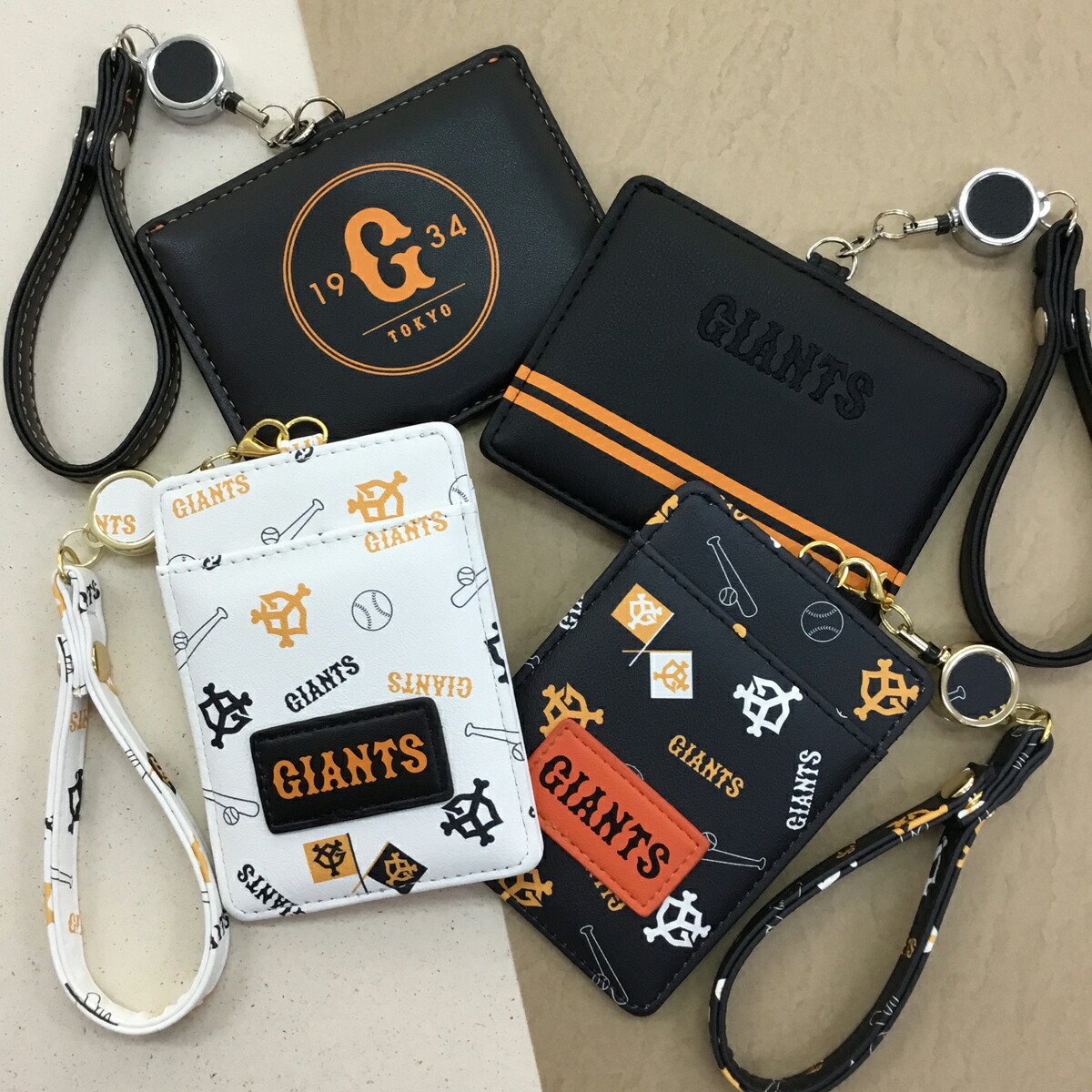 楽天市場】読売ジャイアンツ 公式 公認 総柄 リール付きパスケース