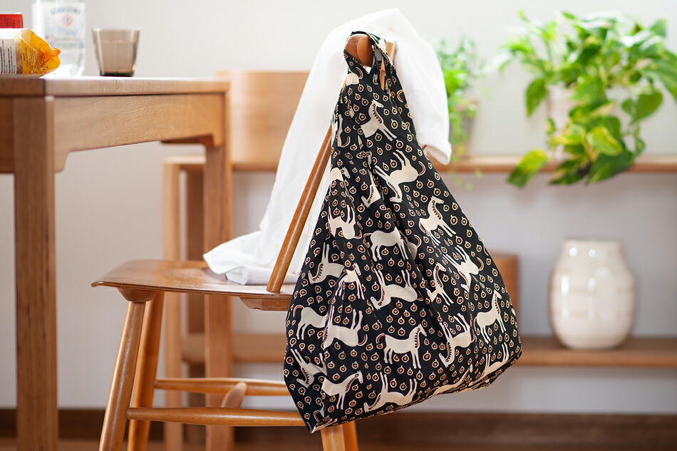 楽天市場】スマートバッグ ムスタ タンマ（マリメッコ／marimekko