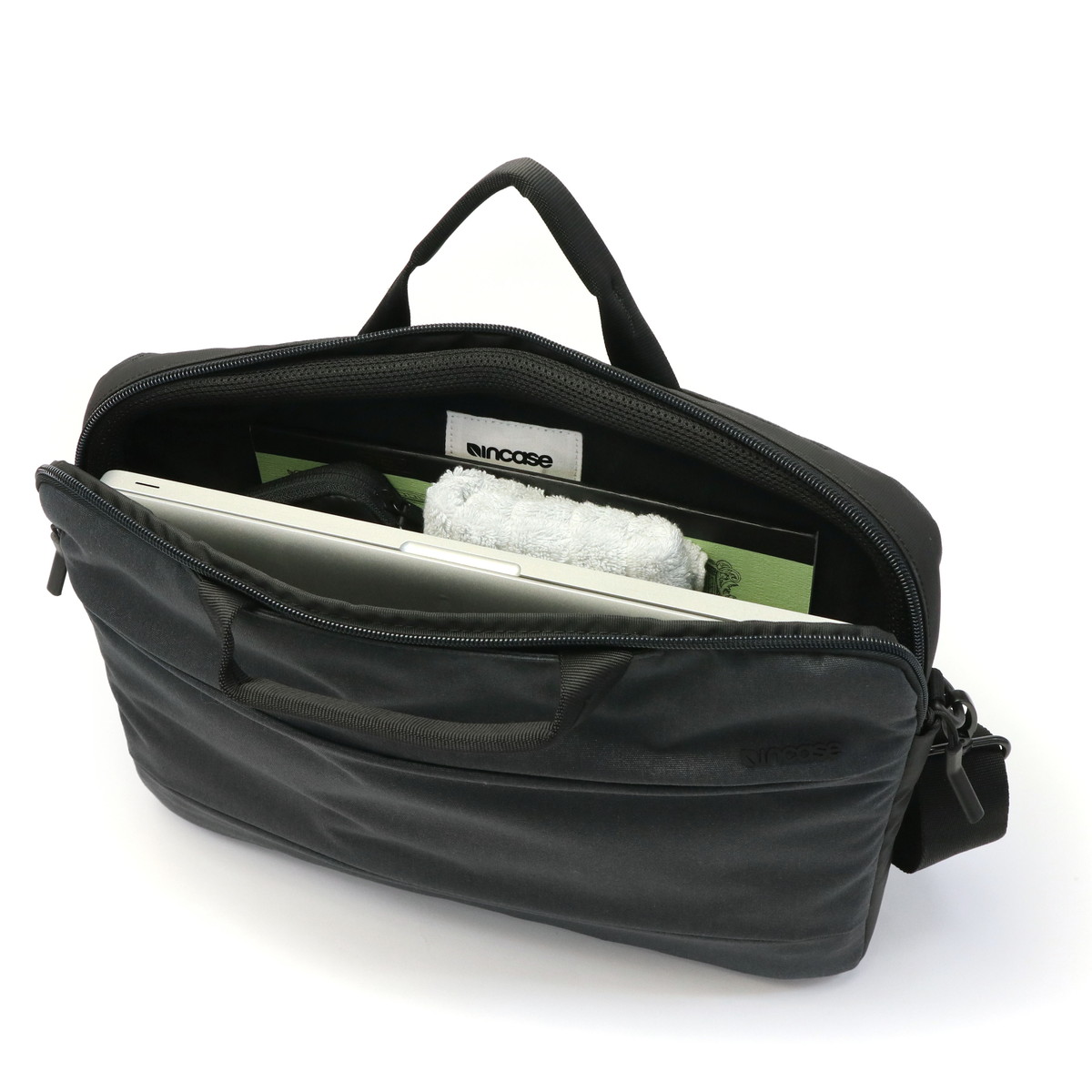 楽天市場】ノベルティ付 【日本正規品】 インケース ビジネスバッグ