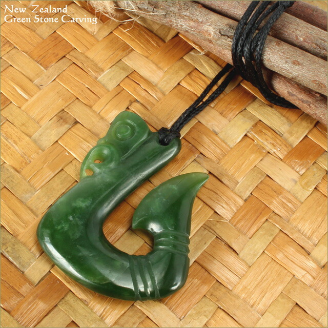 楽天市場】ニュージーランド カービング ペンダント ネフライト 天然石