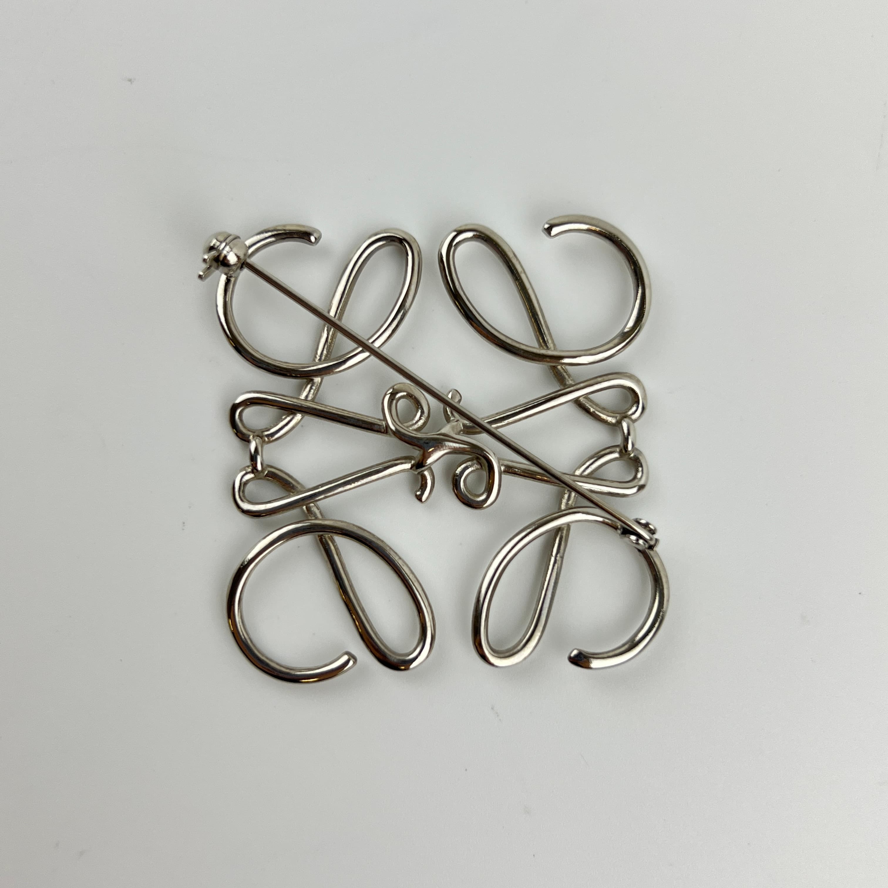 楽天市場】【中古】LOEWE ロエベ アナグラム ブローチ シルバー