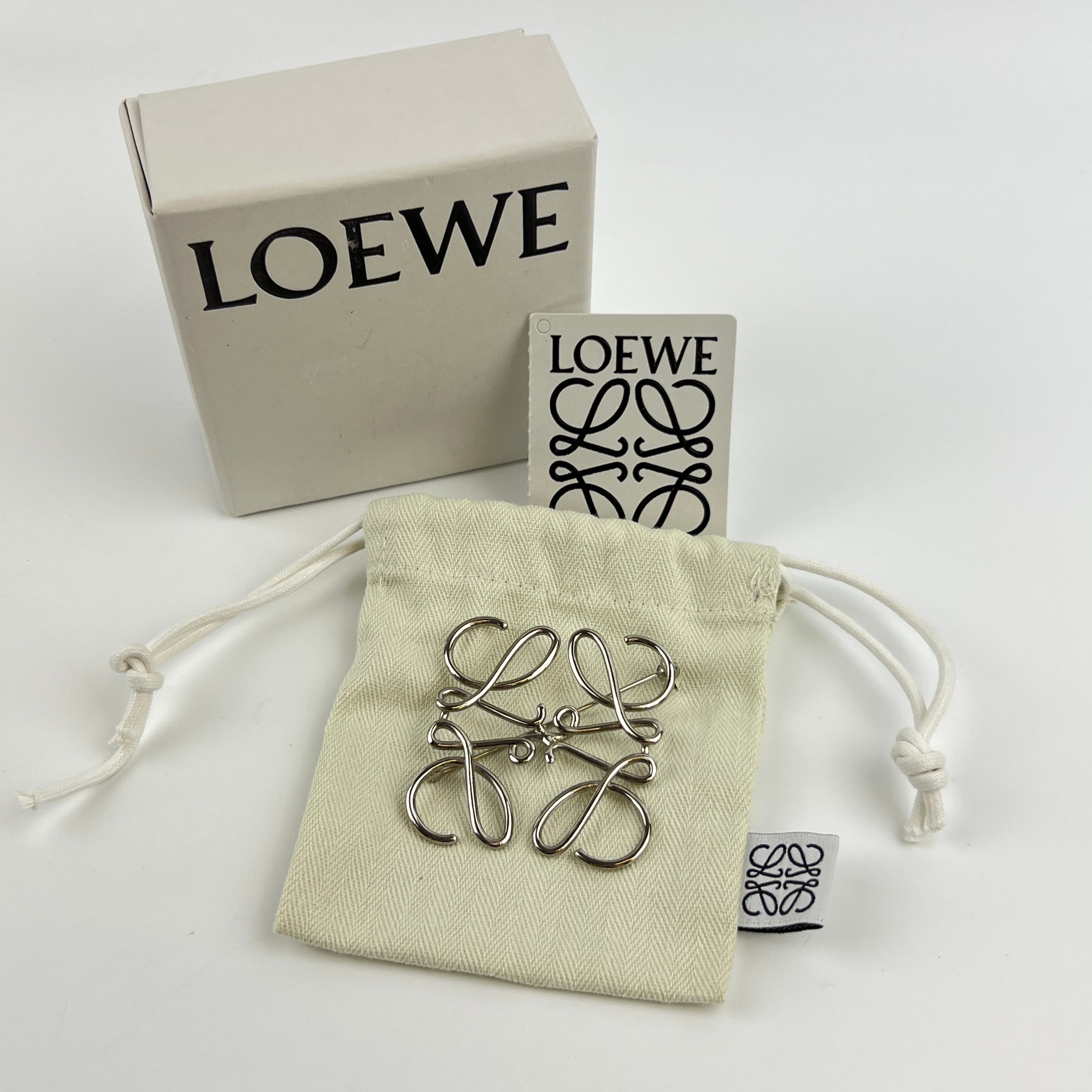 楽天市場】【中古】LOEWE ロエベ アナグラム ブローチ シルバー