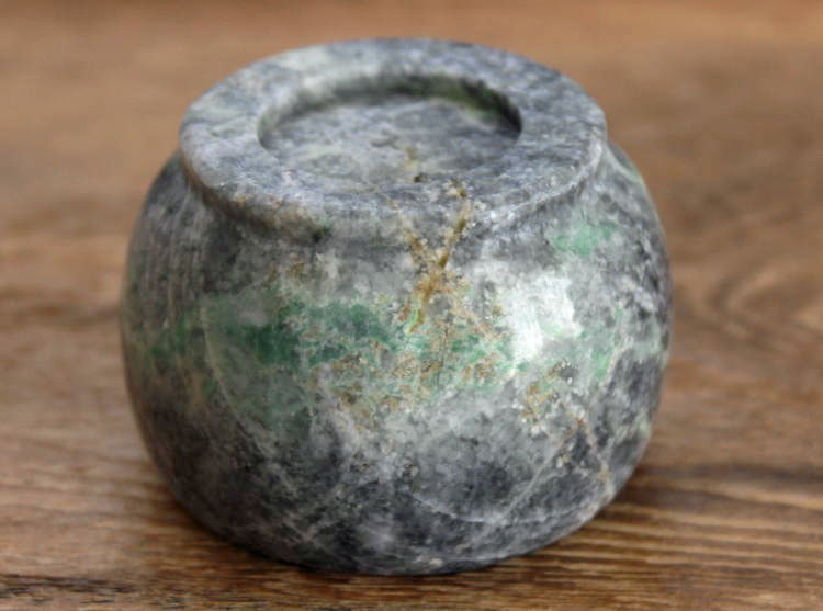 楽天市場】糸魚川翡翠ぐい呑み O00020翠雅 作 : 糸魚川ヒスイの店