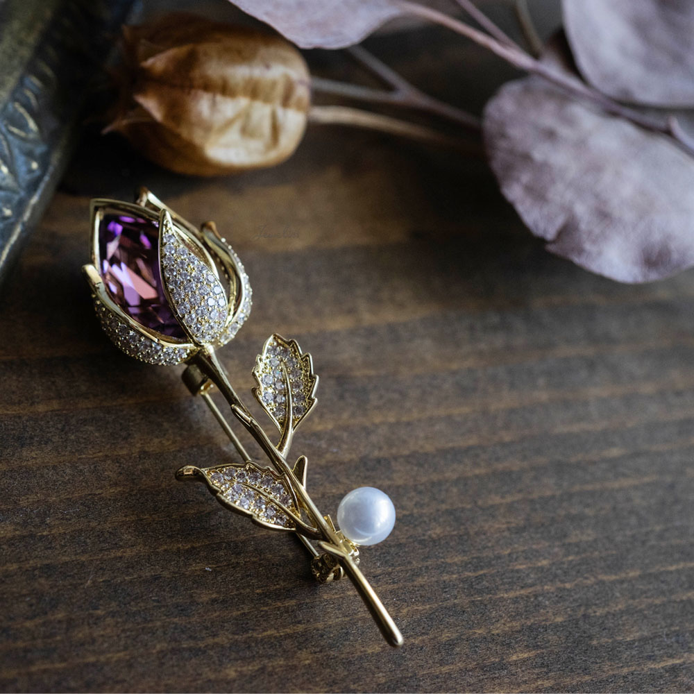 楽天市場】Jeweliss バラのつぼみ ブローチ カリュクス Kalux