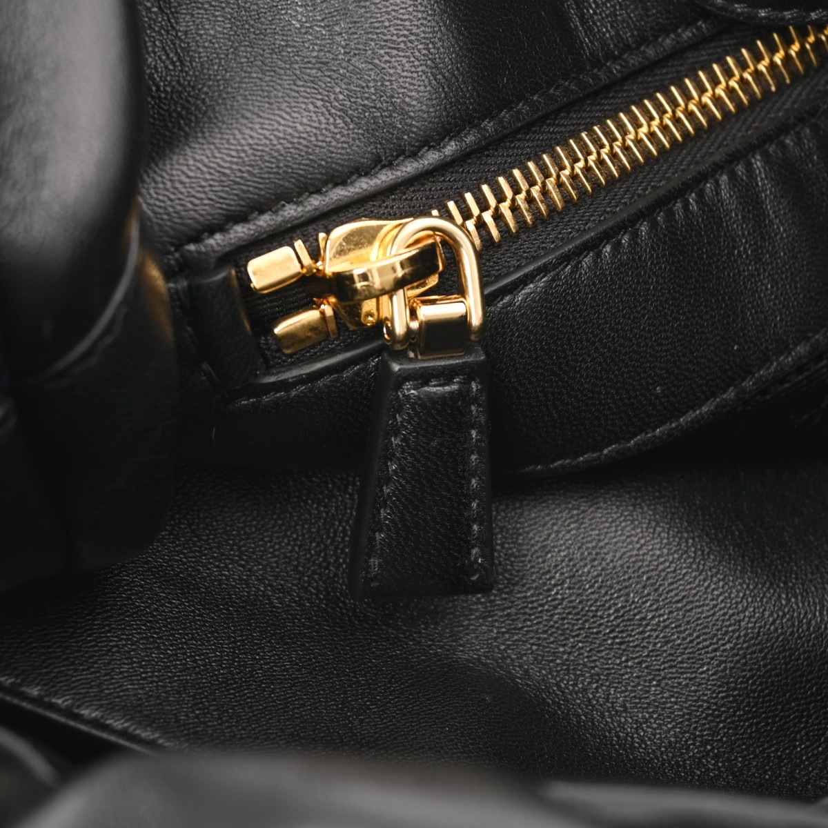 楽天市場】プラダ PRADA フリンジ付き ナッパレザー ショルダーバッグ