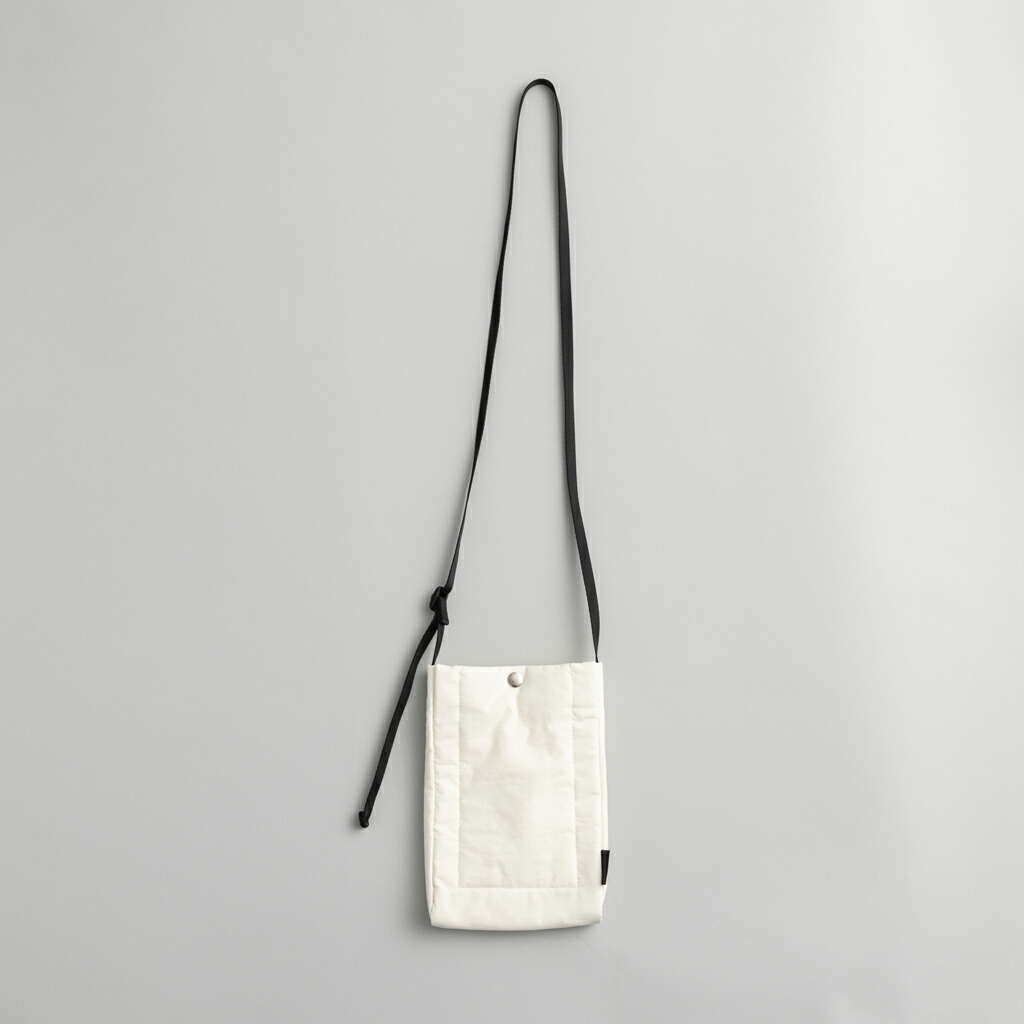 楽天市場】ふかふかOnibegie®ナイロン スクエアサコッシュ 白 ホワイト