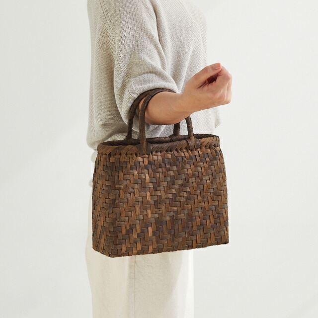 日曜日限定お値下げ✨️かごや くるみかごバッグ 柿渋染め巾着、冬用