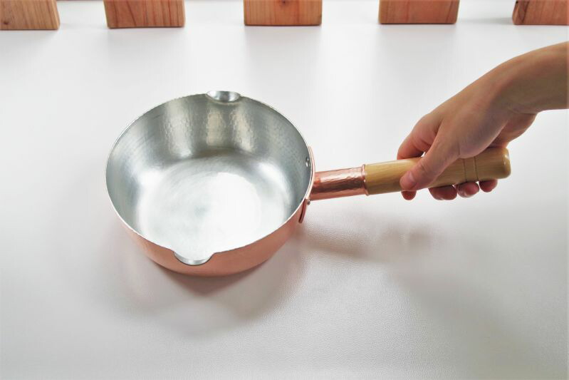 楽天市場】【手打ち 新鎚起 雪平鍋】18cm 銅鍋 新光金属 新光堂 新潟県