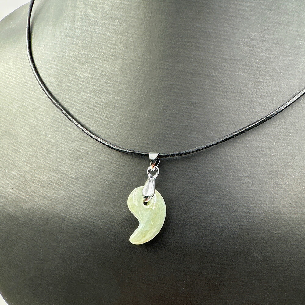 楽天市場】【スーパーセール】 天然石 本翡翠勾玉 ペンダント チェーン