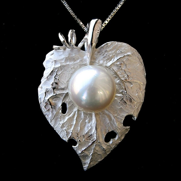 楽天市場】14mm 白蝶真珠 リーフ ブローチ ペンダント ゴージャスな大