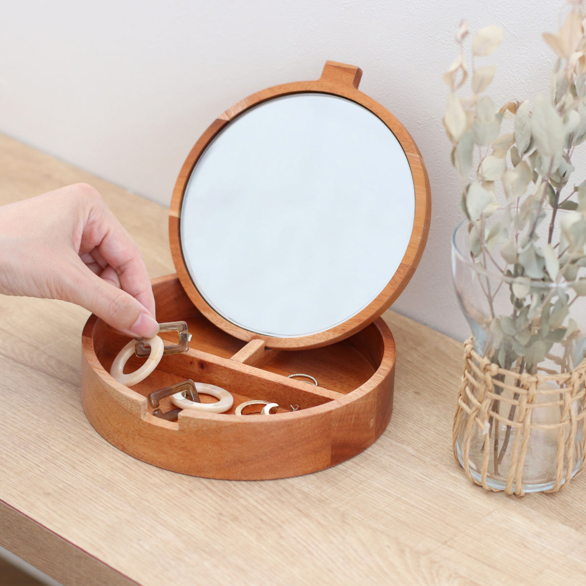 sagina 割引 美顔器 収納ケース・ミラー付き h*y様 sagina 美顔器 収納