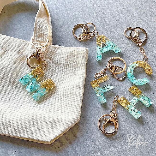 楽天市場】イニシャル チャーム キーホルダー リング付 ハーバリウム