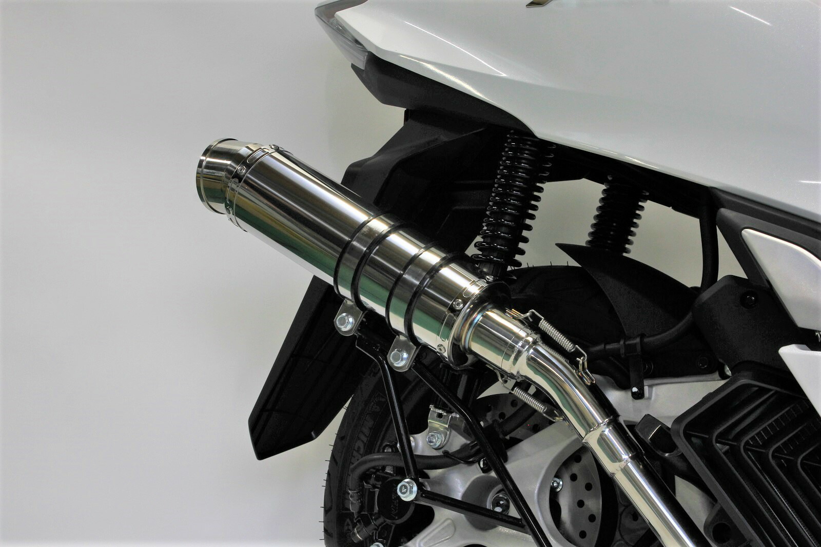 楽天市場】最新モデル対応！ PCX160 バイクマフラー 2BK-KF47 8BJ-KF47