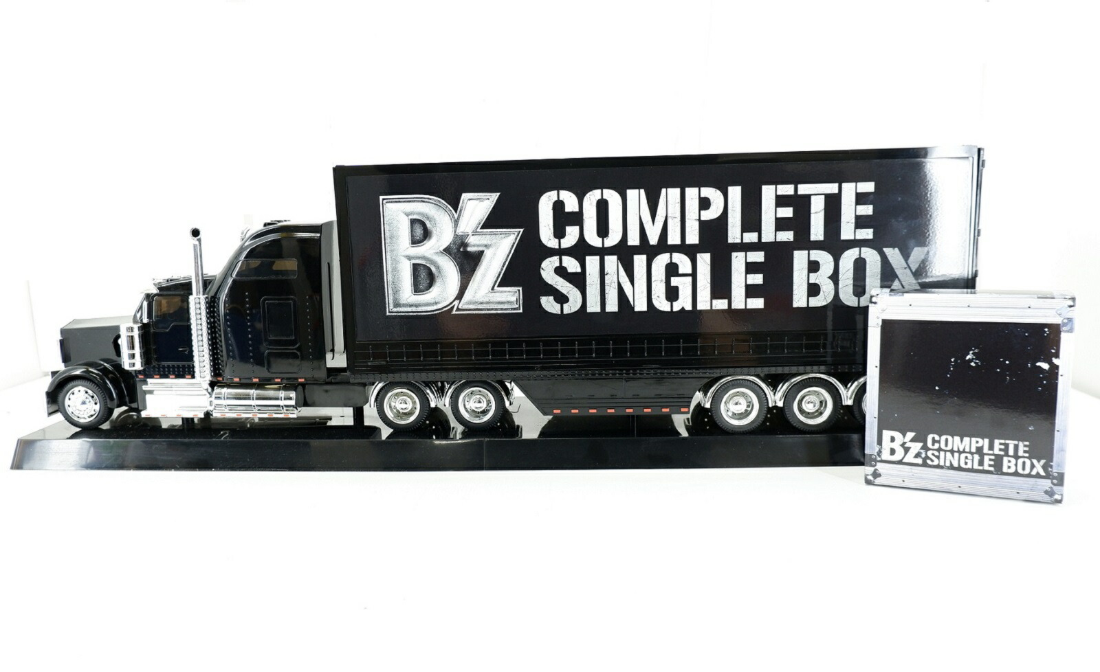 楽天市場】B'z COMPLETE SINGLE BOX Trailer Edition コンプリート