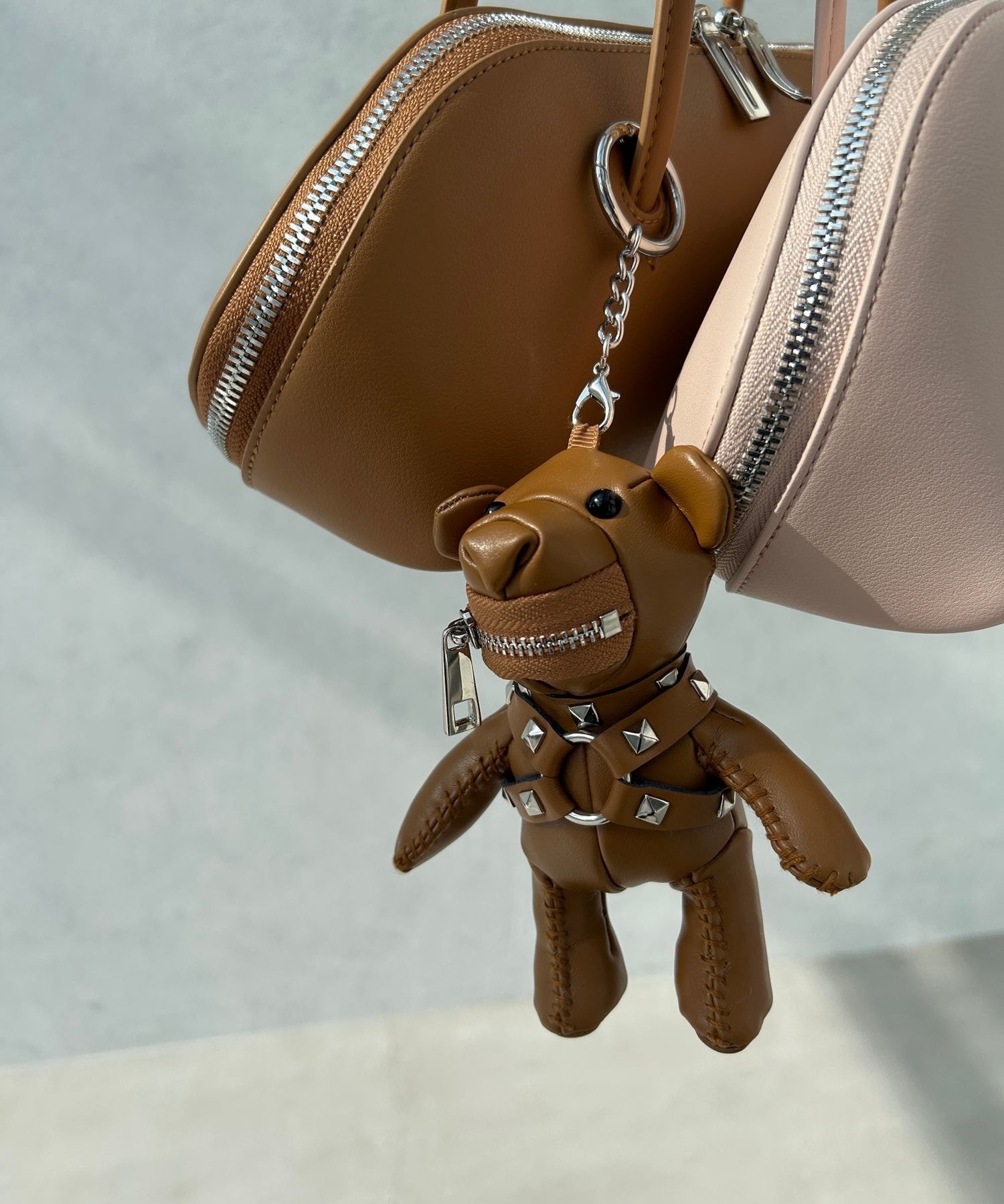 COACH OUTLET｜【公式】コレクティブル ベア バッグ チャーム
