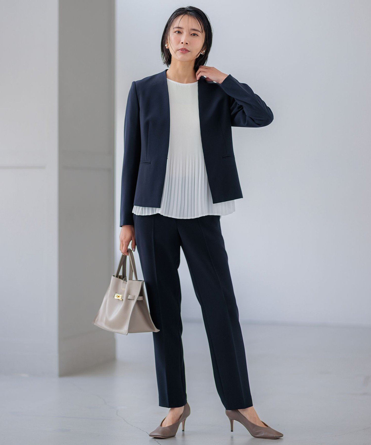 23区｜【洗える】ライトバックサテンアムンゼン プリーツ ブラウス